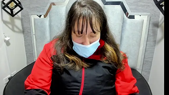 Snapshot of _Emily_rosee_ chatting on 10.24.25 Emily rosee online show from 10.24.25