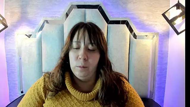 Snapshot of _Emily_rosee_ chatting on 10.28.25 Emily rosee online show from 10.28.25