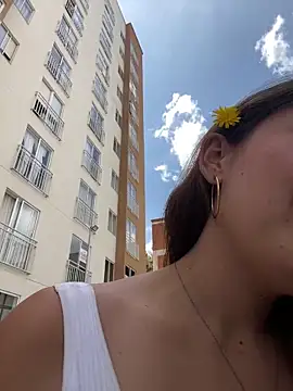 Isa Villamarin online show from 10.02.25