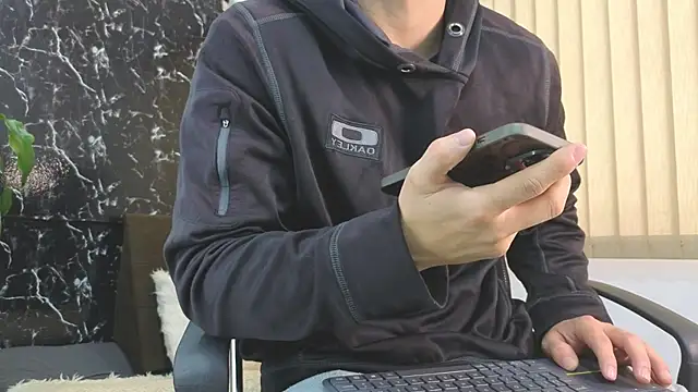 Snapshot of Alexander_ferre chatting on 05.27.26 Alexander ferre online show from 05.27.26