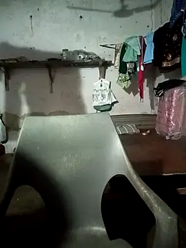 Snapshot of SEXY-MAHI4 chatting on 10.29.25 SEXY-MAHI4 online show from 10.29.25