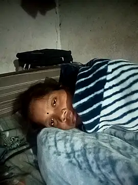 Snapshot of SEXY-MAHI4 chatting on 11.19.25 SEXY-MAHI4 online show from 11.19.25