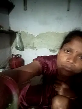 Snapshot of SEXY-MAHI4 chatting on 11.20.25 SEXY-MAHI4 online show from 11.20.25