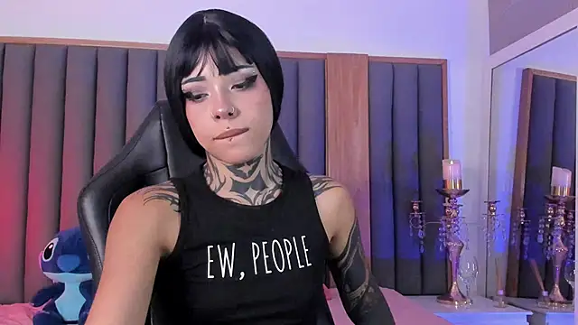 misstomie  online show from 11.11.25