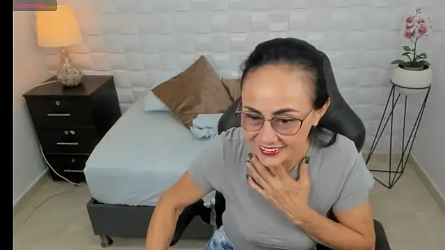 Snapshot of yulitza1025 chatting on 10.09.25 yulitza1025 online show from 10.09.25