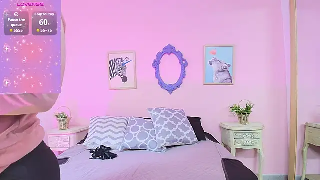 Nahomi Rivera online show from 10.09.25