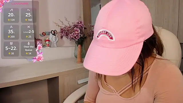 Snapshot of kata22sofia chatting on 12.16.25 kata22sofia online show from 12.16.25