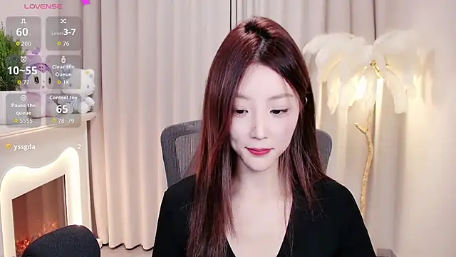 Snapshot of cygj7 chatting on 10.24.25 cygj7 online show from 10.24.25