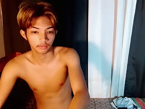 Snapshot of addicted_to_alex chatting on 10.01.25 addicted to alex online show from 10.01.25