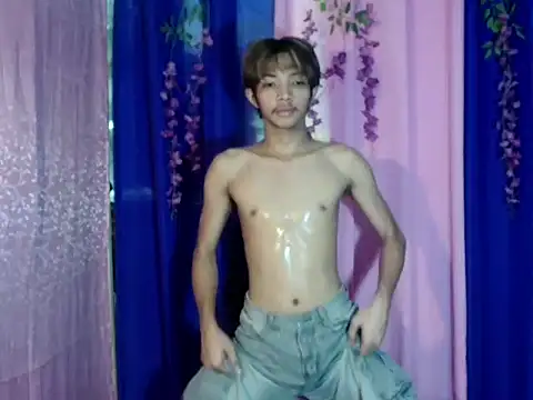 Snapshot of addicted_to_alex chatting on 10.04.25 addicted to alex online show from 10.04.25