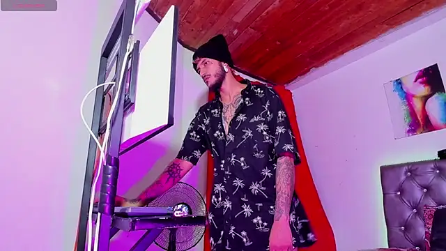 Snapshot of dex_55 chatting on 10.06.25 dex 55 online show from 10.06.25