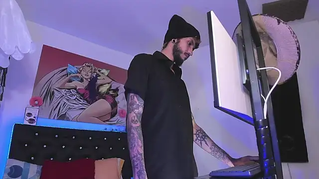 Snapshot of dex_55 chatting on 10.13.25 dex 55 online show from 10.13.25