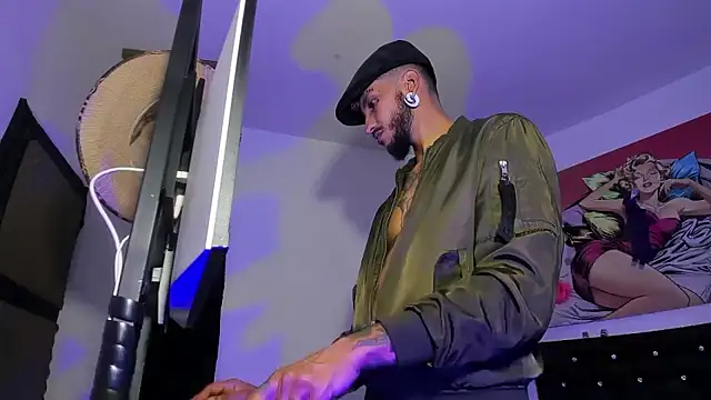 Snapshot of dex_55 chatting on 10.18.25 dex 55 online show from 10.18.25