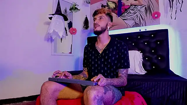 Snapshot of dex_55 chatting on 10.19.25 dex 55 online show from 10.19.25