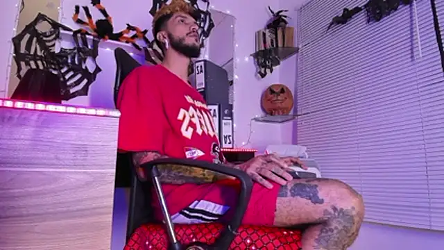 Snapshot of dex_55 chatting on 10.24.25 dex 55 online show from 10.24.25