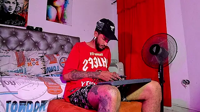 Snapshot of dex_55 chatting on 11.11.25 dex 55 online show from 11.11.25