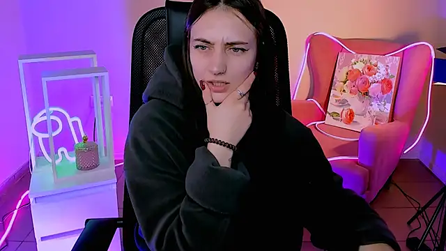 olivianorton online show from 09.30.25