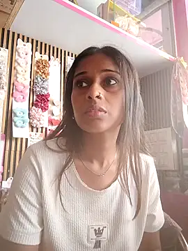 Snapshot of hotshreya69 chatting on 09.21.25 hotshreya69 online show from 09.21.25