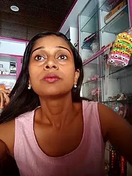 Snapshot of hotshreya69 chatting on 09.28.25 hotshreya69 online show from 09.28.25