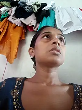 Snapshot of hotshreya69 chatting on 10.13.25 hotshreya69 online show from 10.13.25