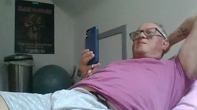 Snapshot of naughtygrandad1 chatting on 04.19.26 naughtygrandad1 online show from 04.19.26