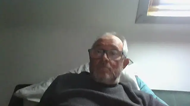 Snapshot of naughtygrandad1 chatting on 05.02.26 naughtygrandad1 online show from 05.02.26