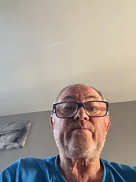 Snapshot of naughtygrandad1 chatting on 05.10.26 naughtygrandad1 online show from 05.10.26