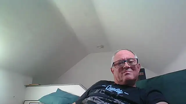 Snapshot of naughtygrandad1 chatting on 05.11.26 naughtygrandad1 online show from 05.11.26