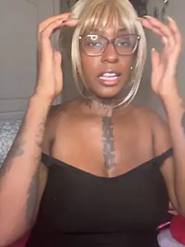 Snapshot of MistiSavannah chatting on 11.02.25 MistiSavannah online show from 11.02.25