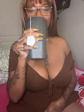 Snapshot of MistiSavannah chatting on 11.15.25 MistiSavannah online show from 11.15.25