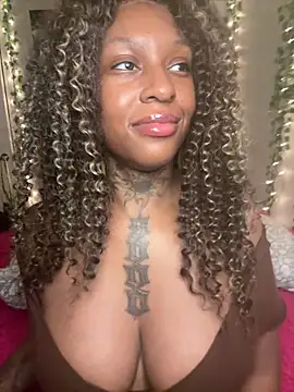 Snapshot of MistiSavannah chatting on 02.14.26 MistiSavannah online show from 02.14.26