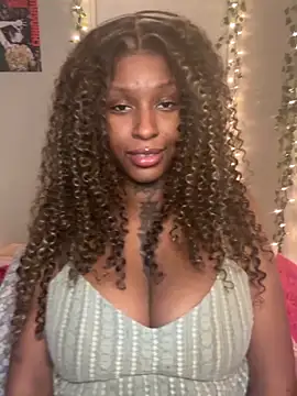 Snapshot of MistiSavannah chatting on 02.15.26 MistiSavannah online show from 02.15.26