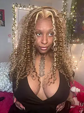 Snapshot of MistiSavannah chatting on 04.11.26 MistiSavannah online show from 04.11.26