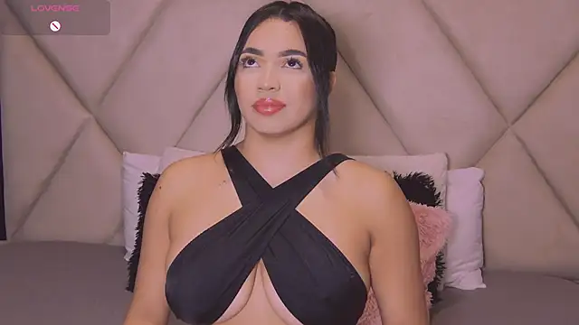 Snapshot of CharlotteeBrownn chatting on 10.17.25 CharlotteeBrownn online show from 10.17.25