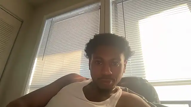 Snapshot of Yungandhungd chatting on 11.16.25 Yungandhungd online show from 11.16.25