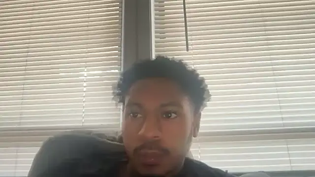 Snapshot of Yungandhungd chatting on 11.21.25 Yungandhungd online show from 11.21.25