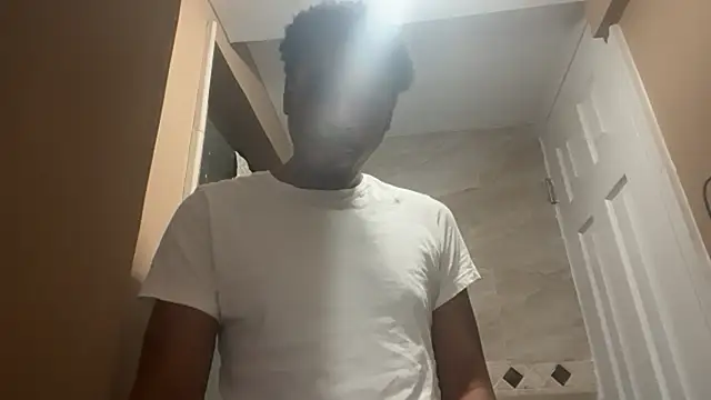 Snapshot of Yungandhungd chatting on 12.01.25 Yungandhungd online show from 12.01.25