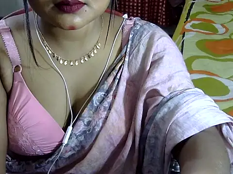 Snapshot of Nusrat_Faria07 chatting on 10.14.25 Nusrat Faria07 online show from 10.14.25