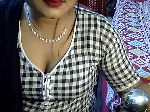 Snapshot of Nusrat_Faria07 chatting on 10.21.25 Nusrat Faria07 online show from 10.21.25