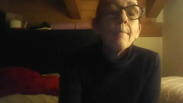 Snapshot of klarissabloum chatting on 02.28.26 klarissabloum online show from 02.28.26