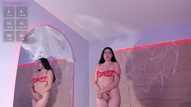 Snapshot of RenataLeclair chatting on 10.25.25 RenataLeclair online show from 10.25.25