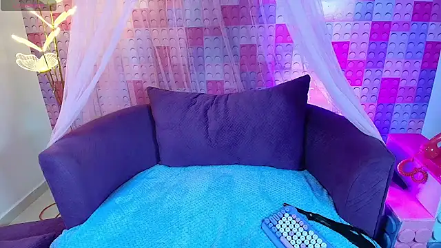  Priscilla  online show from 09.20.25