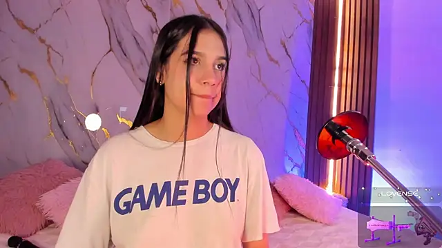 Emmiicute online show from 11.25.25