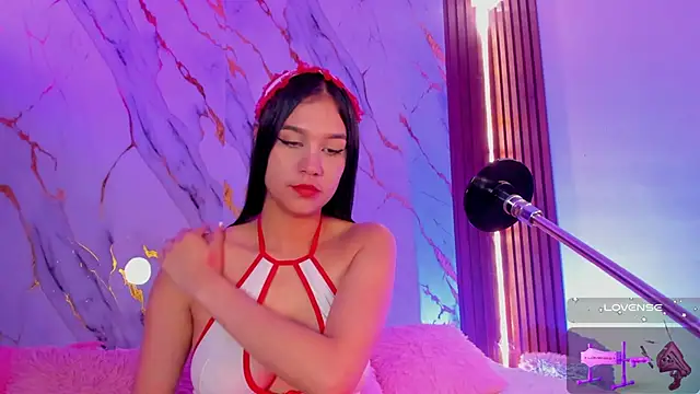 Emmiicute online show from 11.28.25