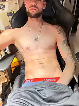 Snapshot of Mexxwell69 chatting on 10.05.25 Mexxwell69 online show from 10.05.25