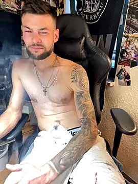 Snapshot of Mexxwell69 chatting on 10.08.25 Mexxwell69 online show from 10.08.25