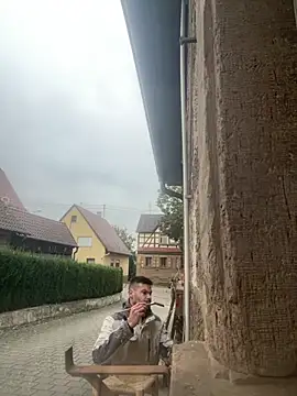 Snapshot of Mexxwell69 chatting on 10.10.25 Mexxwell69 online show from 10.10.25