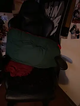 Snapshot of Mexxwell69 chatting on 10.21.25 Mexxwell69 online show from 10.21.25