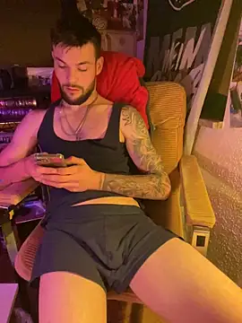 Snapshot of Mexxwell69 chatting on 10.26.25 Mexxwell69 online show from 10.26.25