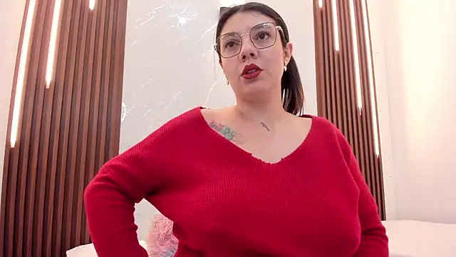 Snapshot of CarolinaMejia chatting on 02.25.26 CarolinaMejia online show from 02.25.26